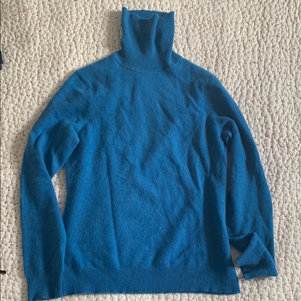 Stunning Aegean blue cashmere sweater
